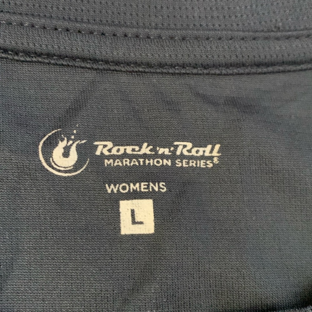 3/$20✨Brooks Black Short Sleeve Tee Rock n Roll Series Marathon 2017 Nashville - Picture 4 of 9